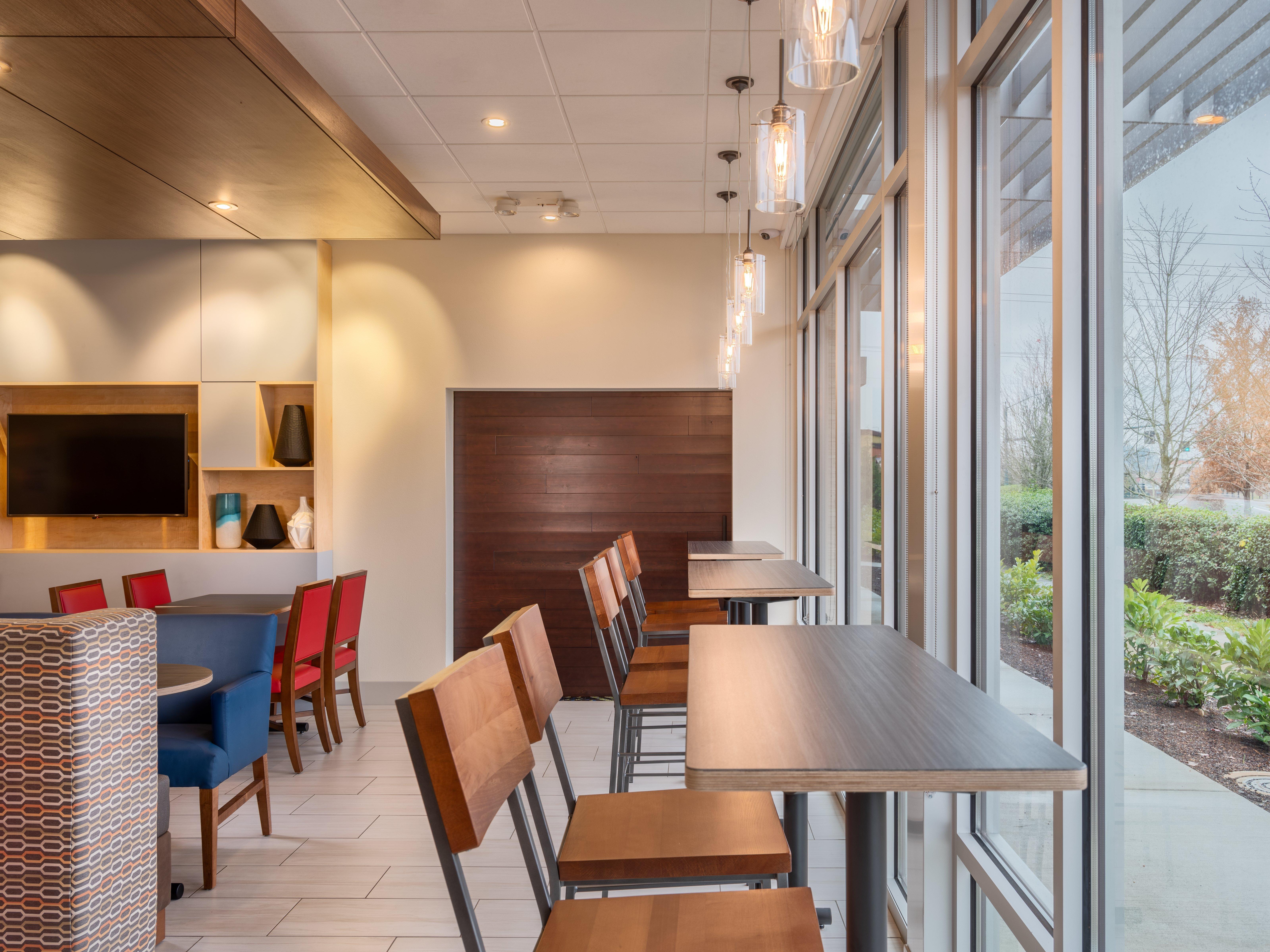 Holiday Inn Express & Suites Salem North - Keizer By Ihg Exterior photo